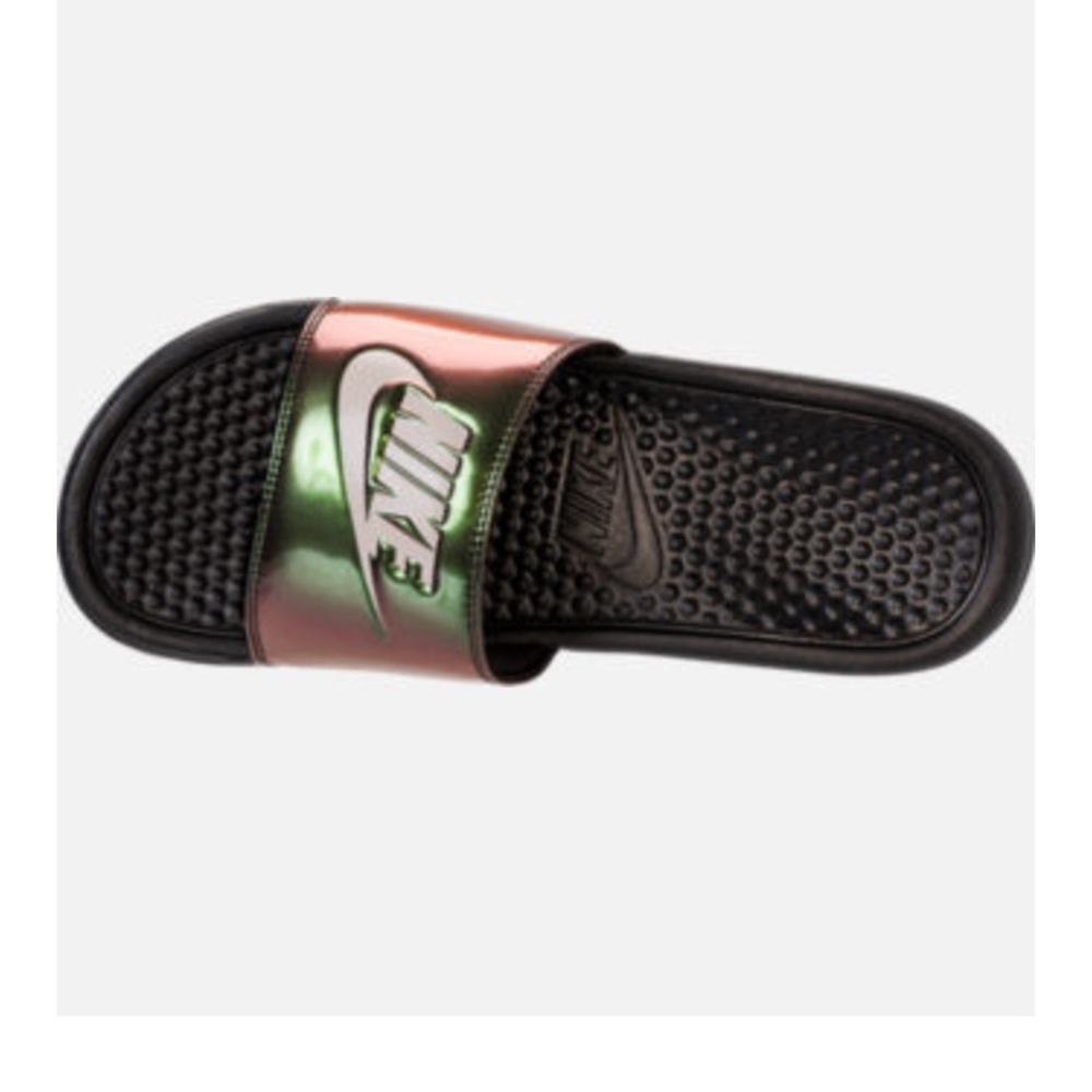 Nike Benassi Metallic Slide